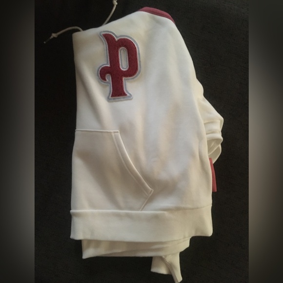 Woman’s Puma Set. Hoodie and Joggers. - Picture 2 of 11